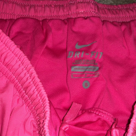 Nike Tempo Dri-fit shorts small pink. - Picture 3 of 4